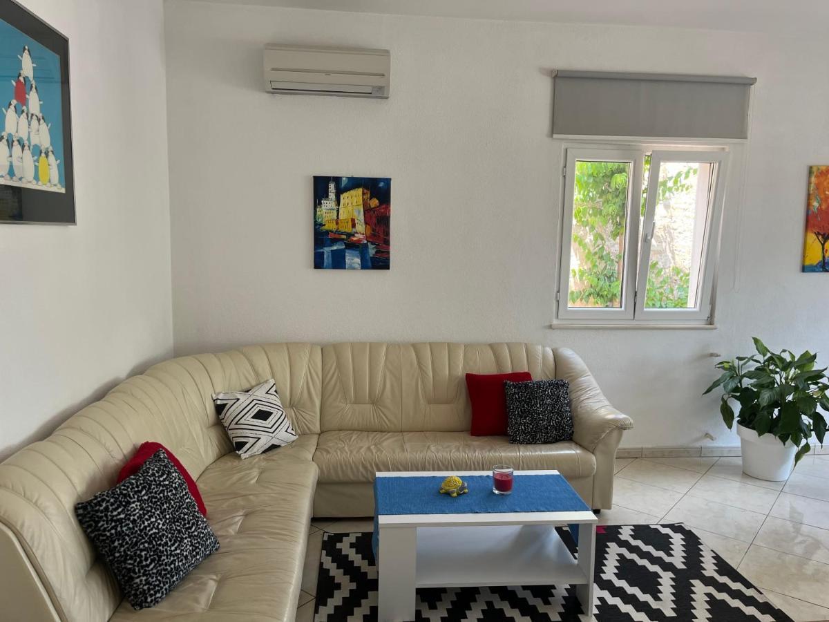 Old Town Center Apartments Supetar Ngoại thất bức ảnh