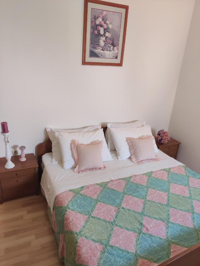 Old Town Center Apartments Supetar Ngoại thất bức ảnh