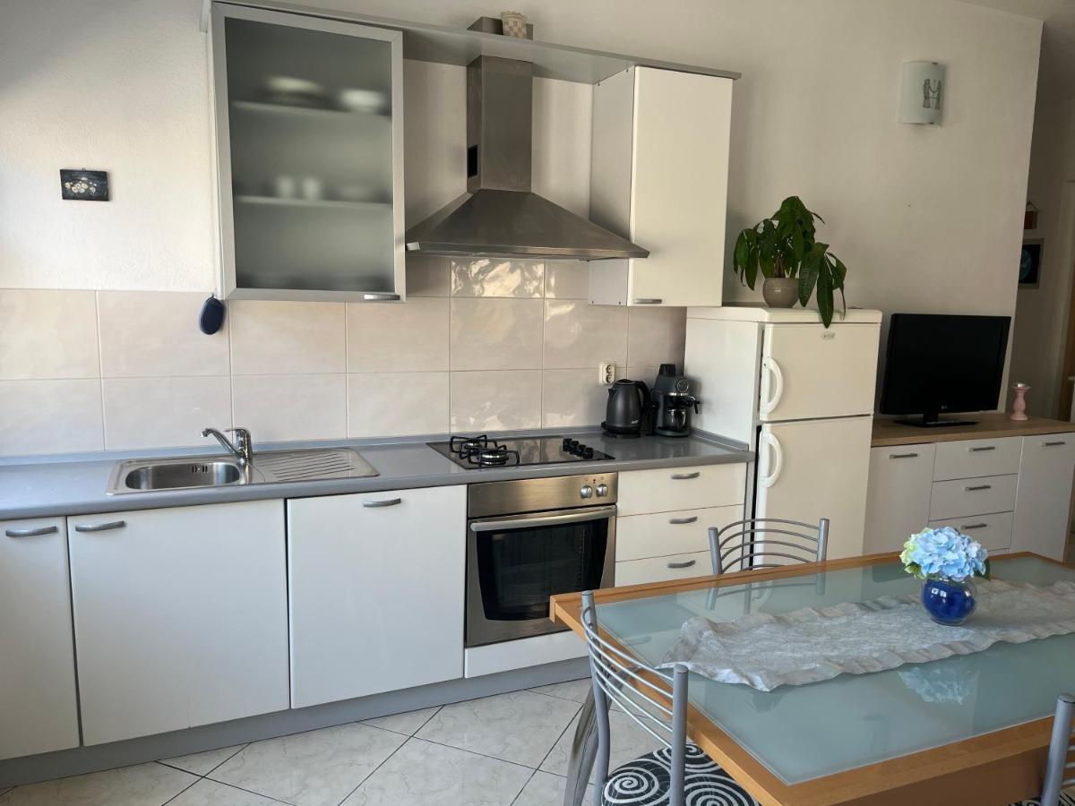 Old Town Center Apartments Supetar Ngoại thất bức ảnh