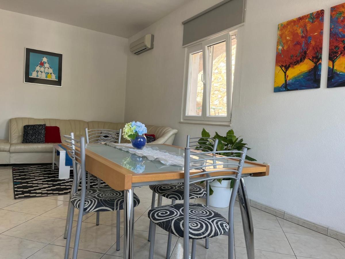 Old Town Center Apartments Supetar Ngoại thất bức ảnh